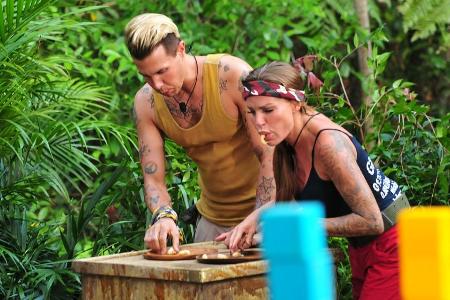 Florian Wess und Gina-Lisa mussten fette Maden verspeisen