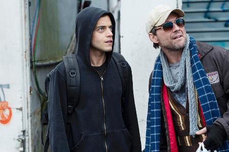 Elliot Alderson (Rami Malek, l.) und Mr. Robot (Christian Slater)