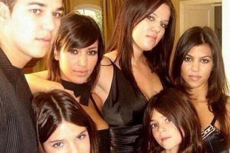 Zu Thanksgiving gab es ein besonderes Foto von Kylie Jenner: Sie postete einen alten Schnappschuss, der sie mit all ihren Ge...