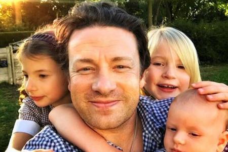 Für Star-Koch Jamie Oliver stand das Jahr ganz im Zeichen der Familie. Im August wurde er zum fünften Mal Vater.