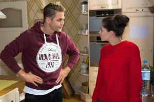 "Unter uns": Bambi wirft Sina enttäuscht vor, dass ihr ihre Karriere über die Familie geht