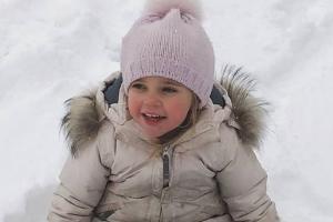 Dieses süße Bild von ihrer kleinen Leonore teilte Prinzessin Madeleine auf Facebook