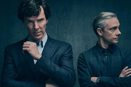 Benedict Cumberbatch alias Sherlock Holmes (l.) und Martin Freeman alias Dr. John Watson