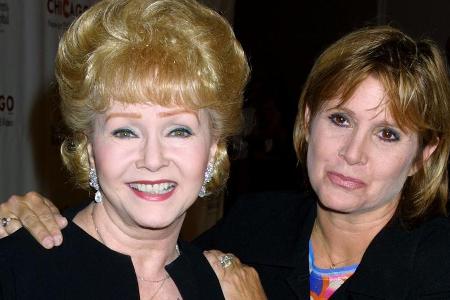 Carrie Fisher (r.) und ihre Mutter Debbie Reynolds verband eine sehr innige Beziehung