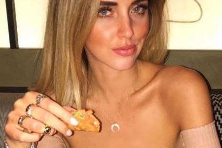 Im freizügigen Mikro-Top ins Restaurant? Für die populäre Modebloggerin Chiara Ferragni überhaupt kein Problem!