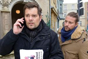 "GZSZ": Voller Sorge machen sich Leon und John auf die Suche nach Oscar, der plötzlich verschwunden ist