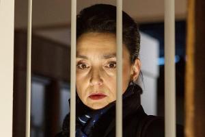 "Alles was zählt": Simone hat von Michelles Verschwinden erfahren und entdeckt sie in der Eishalle