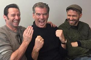 Hugh Jackman, Pierce Brosnan und Ryan Reynolds (von links) verstehen sich bestens