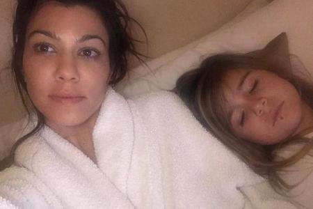 Kourtney Kardashians Tochter Penelope trägt auf diesem Bild einen Lippenring