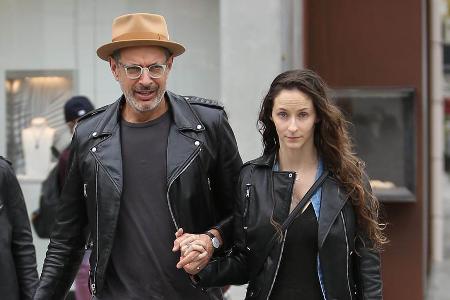 Jeff Goldblum und seine Liebste Emilie Livingston bei einem Spaziergang durch L.A.