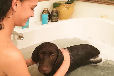 Freundin April Love Geary zog ebenfalls blank