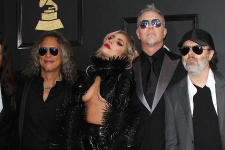 Bei diesem Outfit von Lady Gaga ist den Herren von Metallica bestimmt ziemlich heiß geworden