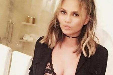 Model Chrissy Teigen geizt nicht mit ihren Reizen