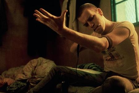 Ewan McGregor als Heroin-Junkie Mark Renton in 