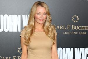 Passend zu den Haaren: Charlotte Ross und ihr beiges Outfit