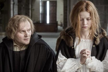 Katharina ist schwanger und hat Angst, dass die Worte der Äbtissin stimmen könnten und der Teufel sich ihrer bemächtigt hat