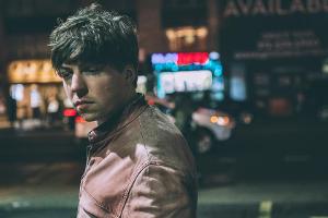 Philipp Poisel hat schon einige Songs geschrieben, als er Liebeskummer hatte