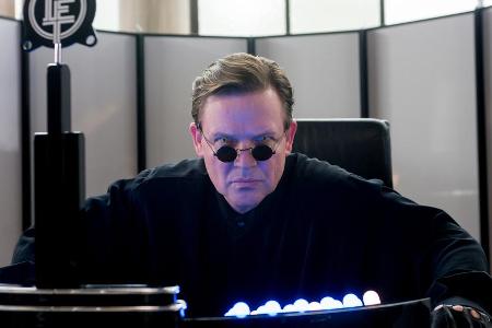 Der dämonische Baron Lefuet, gespielt von Justus von Dohnányi