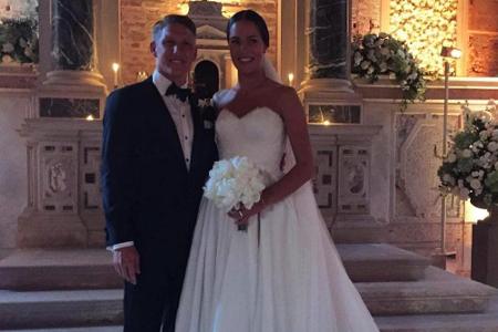 Ganz knapp verpasst Bastian Schweinsteigers (32) Bild das Treppchen. Sein Hochzeitsbild mit seiner Braut Ana Ivanovic schaff...