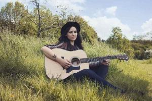 Amy MacDonald hat mit zwölf Jahren angefangen, Akkustikgitarre zu spielen