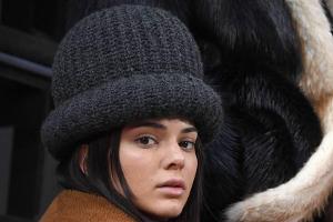 Kendall Jenners Mütze sieht mehr als gewöhnungsbedürftig aus