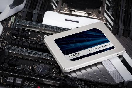 Wie lange speichern SSDs Daten ohne Stromversorgung?