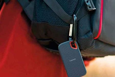 Externe SSDs sind wie auch ihre internen Verwandten im Vergleich teuer und verfügen über weniger Speicherplatz.