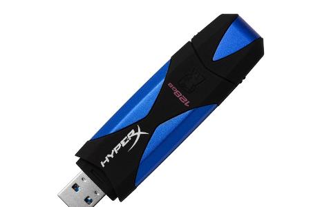 Platz 3: Kingston DataTraveler HyperX 30 128 GBUSB 3.0
Fazit: Mit 330 MB/s beim Lesen und bis zu 220 MB/s beim Schreiben ist...