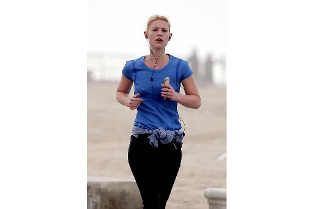 Eine morgendliche Runde Joggen macht den Kopf frei - das weiß auch Claire Danes. Die Schauspielerin wurde am frühen Sonntagm...
