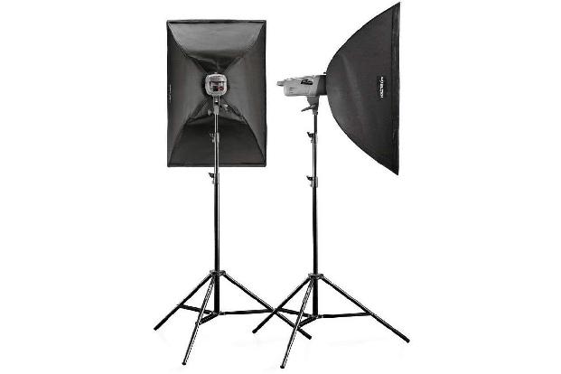 Der Preis für Bundles mit zwei Blitzgeräten plus Zubehör wie das VE-150 XL von Walimex Pro liegt bereits bei etwa 400,- Euro.