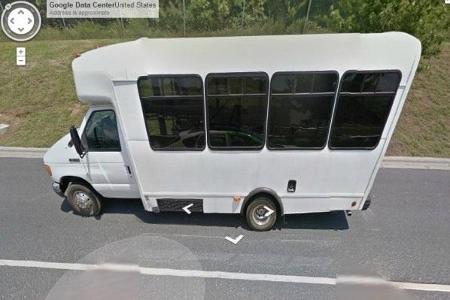 Lustige Schnappschüsse aus dem Datenzentrum von Google: Man beachte die Spiegelung!