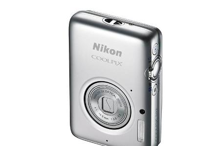 Platz 4: Nikon Coolpix S02 - Bei der Nikon Coolpix S02 handelt es sich um eine ungewöhnliche Kamera. Das Modell fällt nämlic...