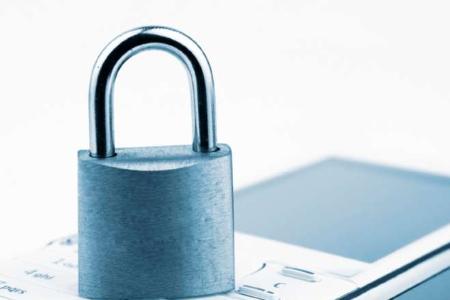 Passwort-Tresor auf dem Smartphone anlegen (c) iStockphoto.com/Oonal