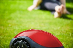 Der große Rasenmähroboter-Kaufratgeber: Husqvarna, Gardena & Co.