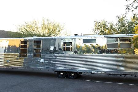 Steelcut Imperial Mansion (1959)