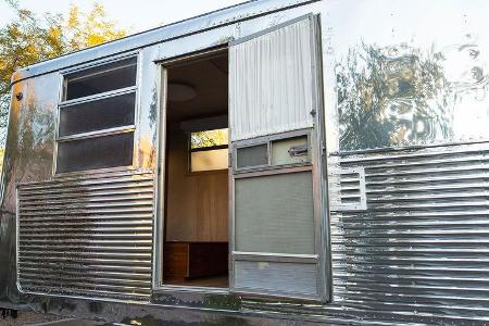 Steelcut Imperial Mansion (1959)