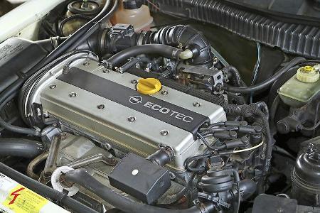 Opel Calibra 2.0 16V Keke Rosberg Edition, Motor
