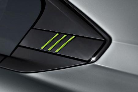 Thema Krallen: die werden stilbildend für alle PSE-Modelle, immer kombiniert mit einer knalligen Kontrastfarbe.