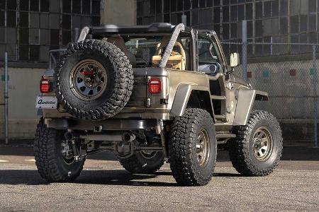 Quadratec 30th Anniversary Jeep Wrangler YJL Sahara
