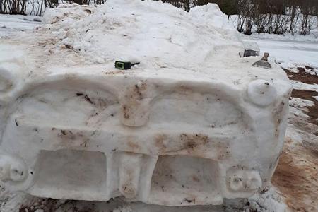 Ferrari LaFerrari aus Schnee