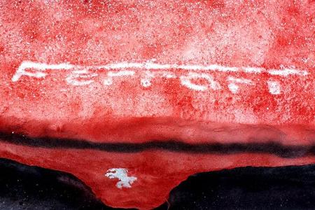 Ferrari LaFerrari aus Schnee