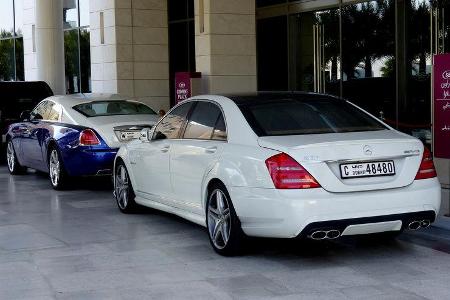 Mercedes AMG S65 & Rolls Royce Wraith - F1 Abu Dhabi 2014 - Carspotting