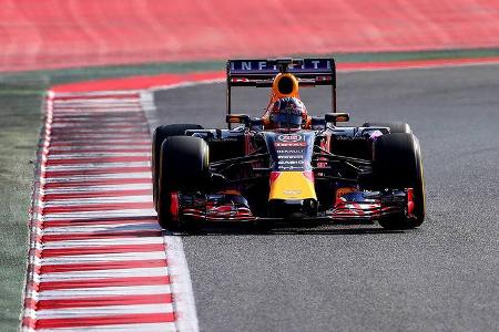 Red Bull RB11 - Filmtag - Barcelona - F1 2015