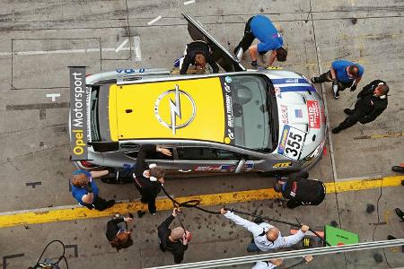 Opel OPC Cup, Boxenstopp