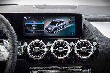 Der AMG 35 verfügt über die fünf Fahrprogramme „Glätte“, „Comfort“, „Sport“, „Sport +“ und „Individual“.