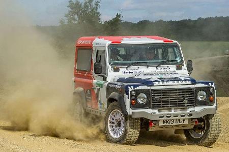 Land Rover Bowler Rallye Defender