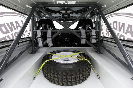 Land Rover Bowler Rallye Defender