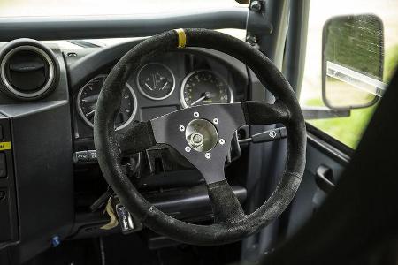Land Rover Bowler Rallye Defender