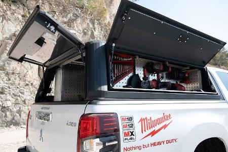 11/2020, Mitsubishi L200 mit Werkzeug-Aufbau