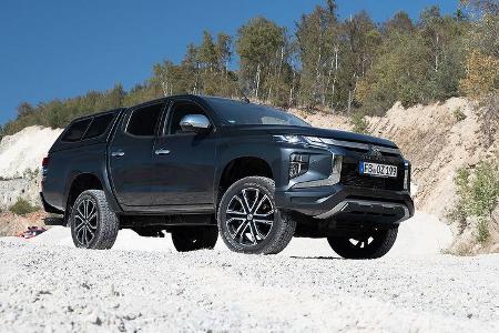 12/2020, Mitsubishi L200 mit Hunde-Zubehör